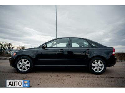 Second-hand Volvo S40 110 CP (80 kW) 2006 Negru Berlinǎ