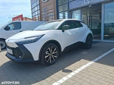 Nouă Toyota C-HR 122 CP (89 kW) 2025 Culoarealb SUV
