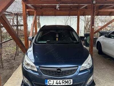 Second-hand Opel Astra 110 CP (80 kW) 2012 Albastru Break