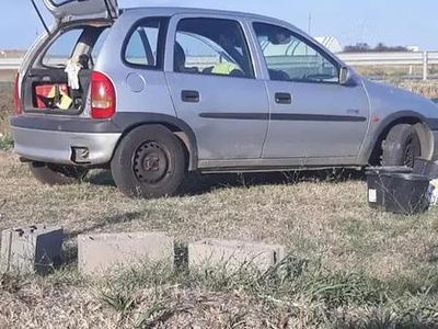 Utilizat 2000 Opel Corsa | 200 EUR