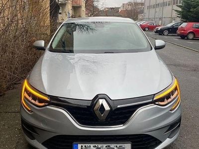 Second-hand Renault Mégane IV Intens 140 CP (102 kW) 2023 Gri Berlinǎ