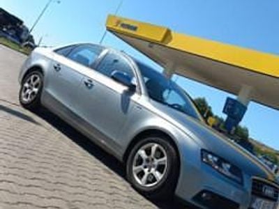 Gri Utilizat 2011 Audi A4 Berlinǎ | 6.300 EUR (Preț bun)