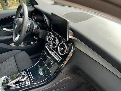 Culoarenegru Utilizat 2019 Mercedes GLC220 SUV | 29.500 EUR (Preț OK)