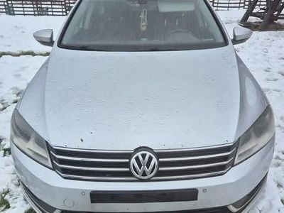 Gri Utilizat 2012 VW Passat Break | 5.700 EUR (Preț bun)
