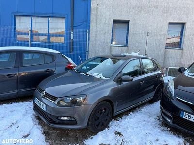 Second-hand VW Polo Comfortline 75 CP (55 kW) 2016 Culoaregri