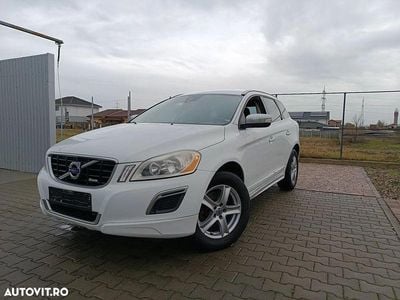 Culoarealb Utilizat 2012 Volvo XC60 R-Design SUV | 8.999 EUR (Preț OK)