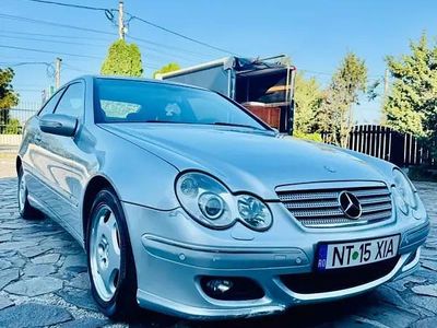 Second-hand Mercedes 220 115 CP (84 kW) 2005 Coupe