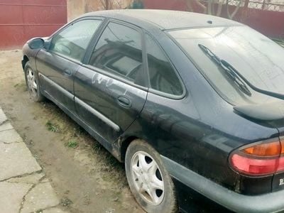 Utilizat 2000 Renault Laguna Berlinǎ | 350 EUR
