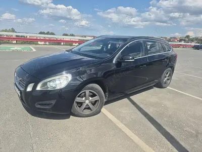 Second-hand Volvo V60 163 CP (119 kW) 2011 Negru Break