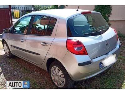 Gri Utilizat 2008 Renault Clio II Hatchback | 3.000 EUR (Preț OK)