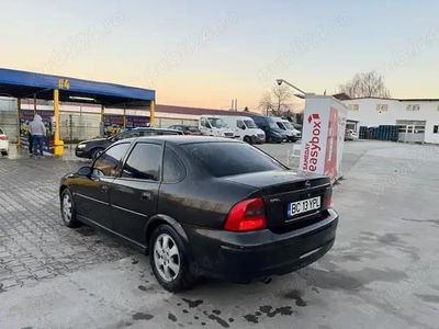 Second-hand Opel Vectra 105 CP (77 kW) 2002 Berlinǎ
