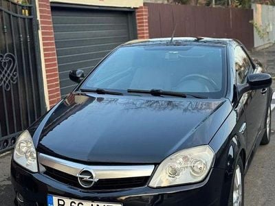 Culoarenegru Utilizat 2006 Opel Tigra Cosmo Coupe | 1.900 EUR