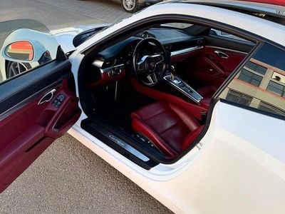 Second-hand Porsche 911 370 CP (272 kW) 2016 Culoarealb Coupe