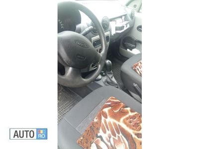 Second-hand Dacia Lodgy 75 CP (55 kW) 2006 Albastru marin Monovolum