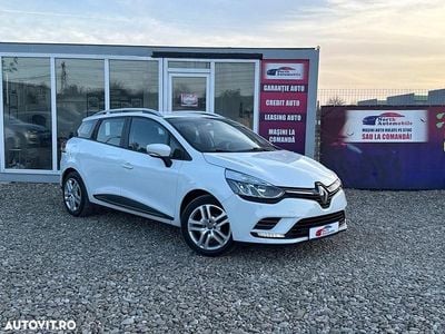 Second-hand Renault Clio GrandTour Dynamique 90 CP (66 kW) 2020 Culoarealb Break