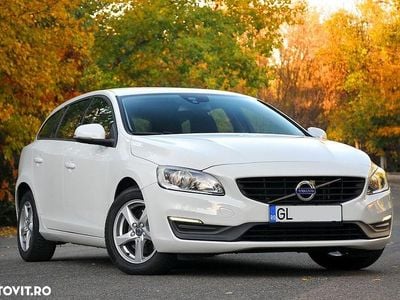Second-hand Volvo V60 Kinetic 120 CP (88 kW) 2016 Culoarealb Break