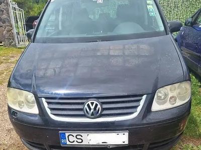 Second-hand VW Touran 140 CP (102 kW) 2006 Negru Monovolum
