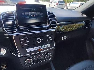 Second-hand Mercedes GLE400 333 CP (244 kW) 2018 Negru SUV