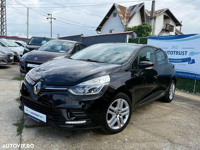 Culoarenegru Utilizat 2016 Renault Clio IV Zen | 6.900 EUR (Puțin scump)