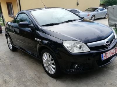 Second-hand Opel Tigra 80 CP (58 kW) 2006 Negru Cabrio
