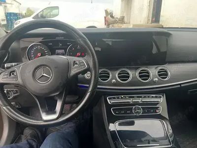 Mercedes E220