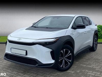 Second-hand Toyota bZ4X 150 kW (204 CP) 2022 Culoarealb SUV