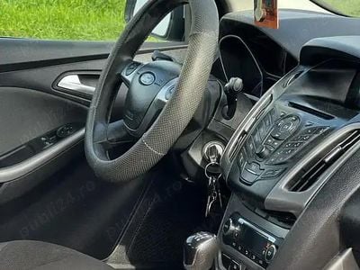 Second-hand Ford Focus 110 CP (80 kW) 2014 Gri Berlinǎ
