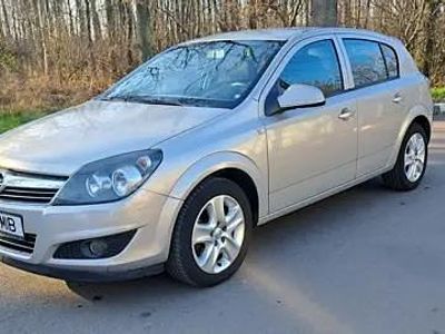 Utilizat 2011 Opel Astra Hatchback | 3.900 EUR (Preț OK)