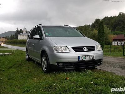 Second-hand VW Touran 140 CP (102 kW) 2005 Gri Monovolum