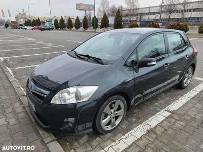 Second-hand Toyota Auris Hybrid 136 CP (100 kW) 2012 Culoaregri Hatchback