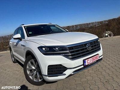 Second-hand VW Touareg Elegance 231 CP (169 kW) 2020 Culoarealb SUV