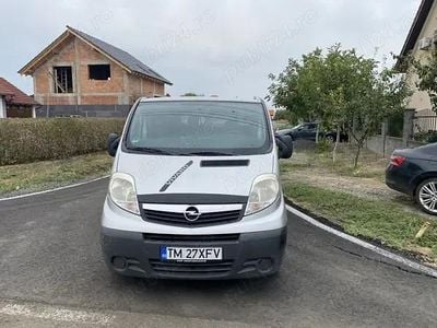 Argintiu Utilizat 2008 Opel Vivaro Monovolum | 4.900 EUR (Preț bun)