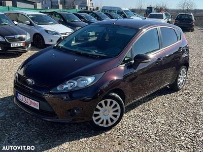 Second-hand Ford Fiesta Champions Edition 82 CP (60 kW) 2011 Culoarealte culori Hatchback