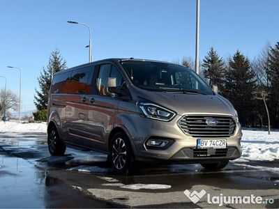 Gri Second-hand 2018 Ford Tourneo Custom Van | 26.500 EUR