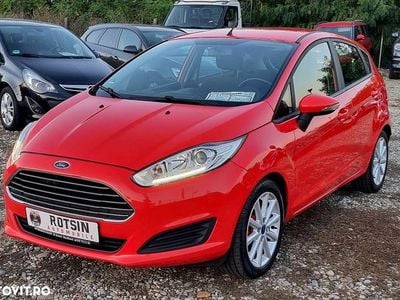 Second-hand Ford Fiesta SYNC Edition 95 CP (69 kW) 2015 Culoarerosu Hatchback