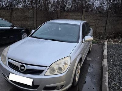 Second-hand Opel Vectra Essentia 100 CP (73 kW) 2007 Culoareargint Berlinǎ
