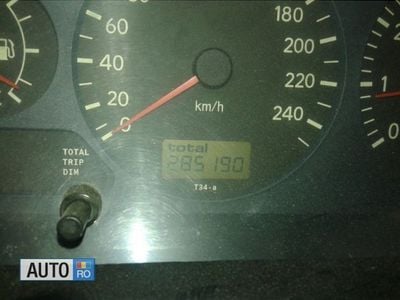 Second-hand Toyota Avensis 110 CP (80 kW) 2000 Visiniu