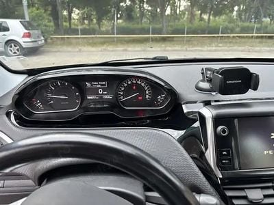 Second-hand Peugeot 208 81 CP (59 kW) 2018 Hatchback