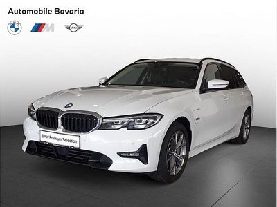 BMW 330e