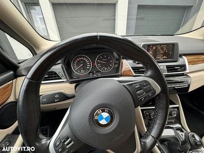 Culoarenegru Utilizat 2016 BMW 220 Luxury Line Break | 7.750 EUR (Preț bun)