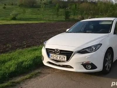 Alb Second-hand 2015 Mazda 3 Hatchback | 8.500 EUR (Puțin scump)