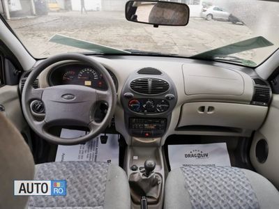 Albastru Utilizat 2011 Lada 111 Berlinǎ | 1.699 EUR