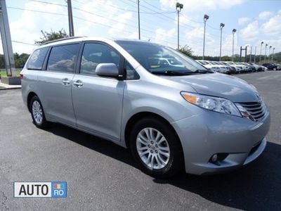 Second-hand Toyota Sienna 340 CP (250 kW) 2015 Gri Monovolum