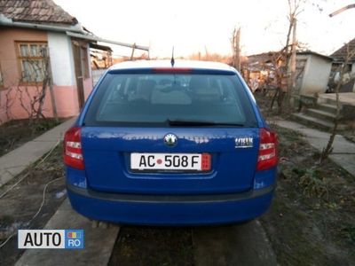 Second-hand Skoda Octavia 105 CP (77 kW) 2005 Albastru Break
