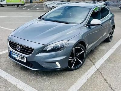 Gri Second-hand 2015 Volvo V40 R-Design Hatchback | 8.999 EUR