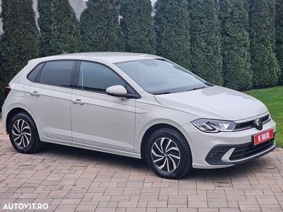 Second-hand VW Polo Comfortline 95 CP (69 kW) 2022 Culoarebej Hatchback