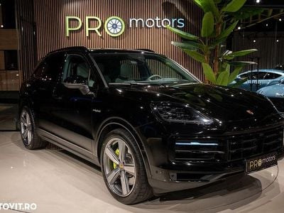 Culoarenegru Utilizat 2024 Porsche Cayenne S E-Hybrid SUV | 111.000 EUR (Super Preț)