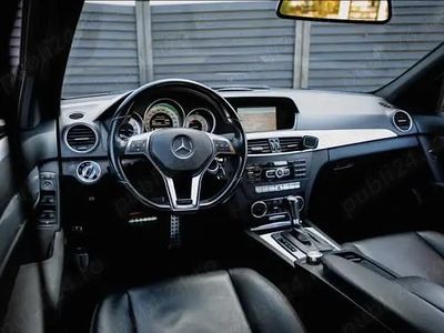 Utilizat 2011 Mercedes 220 | 6.990 EUR