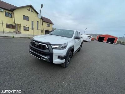 second-hand Toyota HiLux 2.8D 204CP 4x4 Double Cab AT Invincible