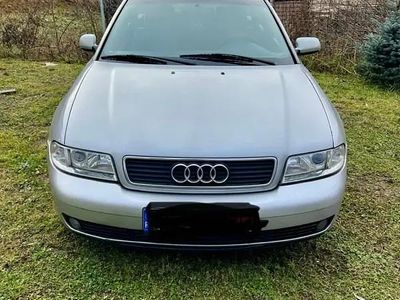 Utilizat 2001 Audi A4 Hatchback | 1.400 EUR (Puțin scump)
